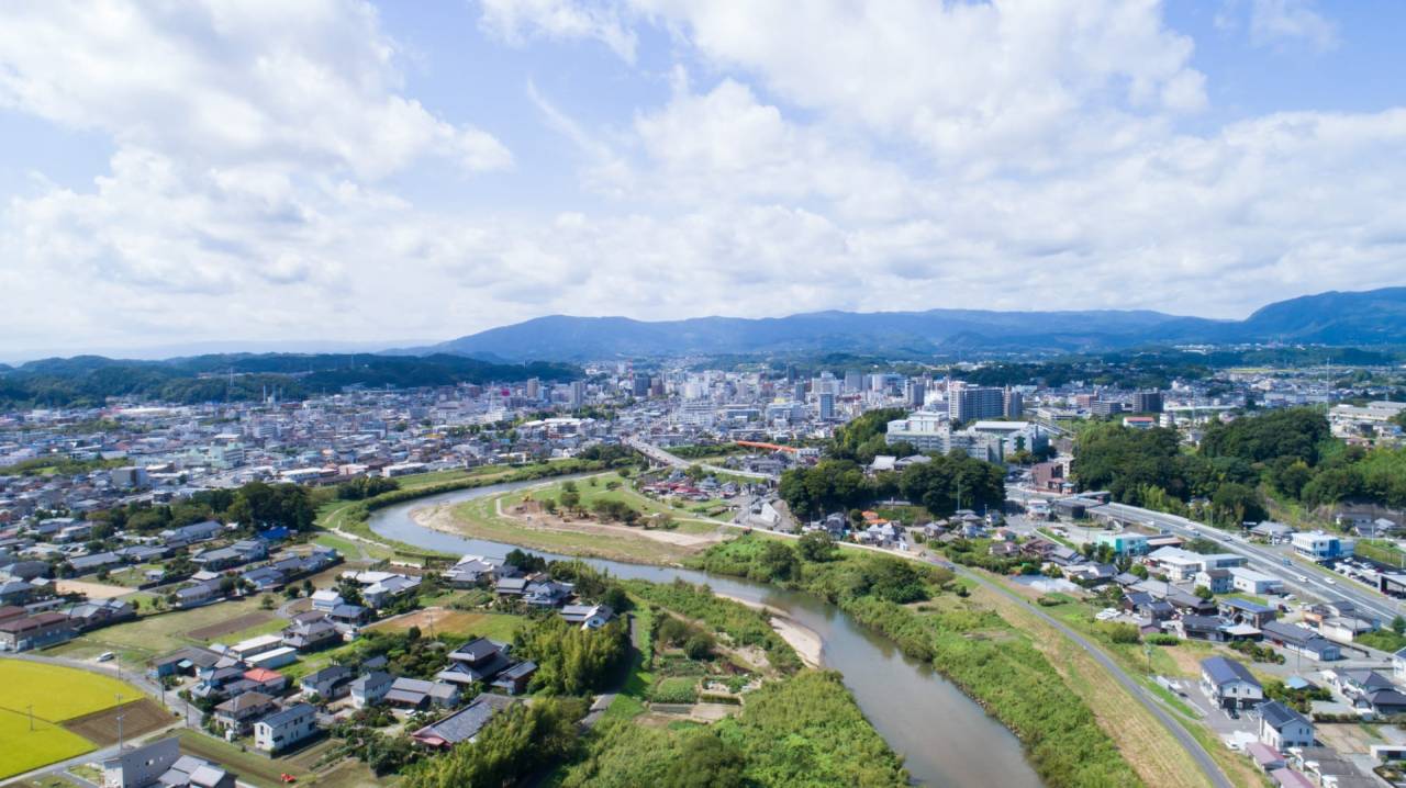 福島県で遺品整理に対応するスタッフ