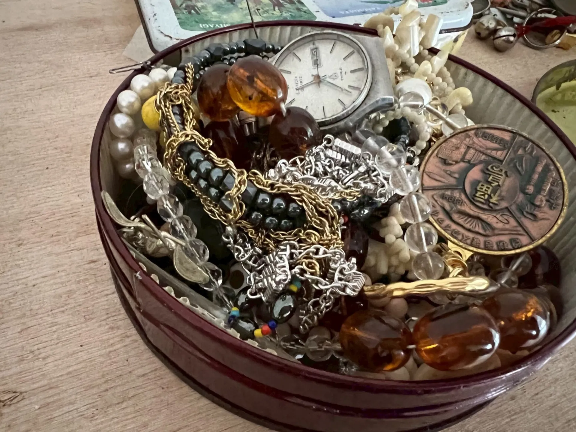 遺品整理で保管する貴金属