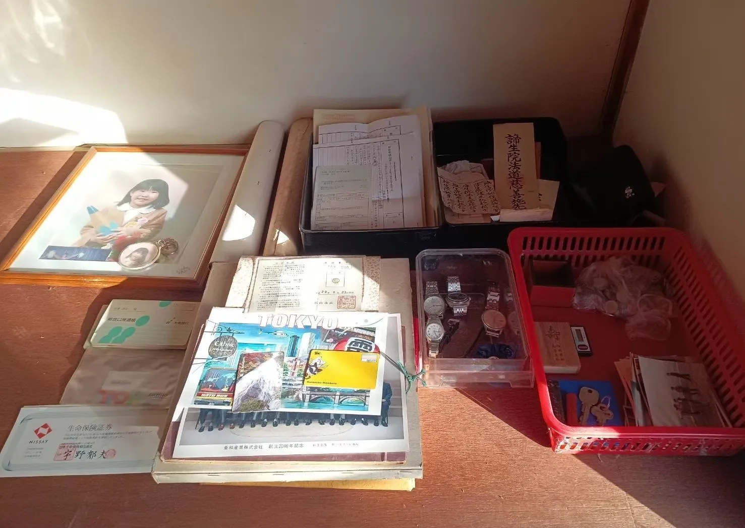 遺品は丁寧に仕分けしてお渡しします。